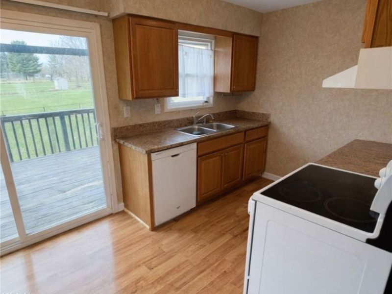 4706-4710 Maple Spur Drive, Stow, OH 44224 Photo 2