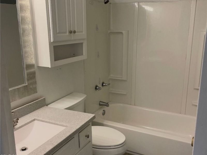 4706-4710 Maple Spur Drive, Stow, OH 44224 Photo 6