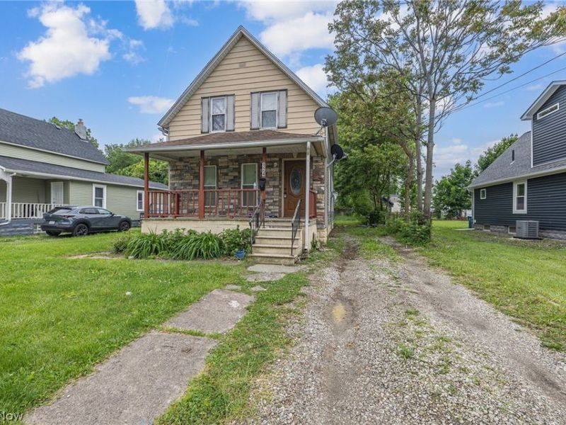124 E 32nd Street, Lorain, OH 44055 Photo 2