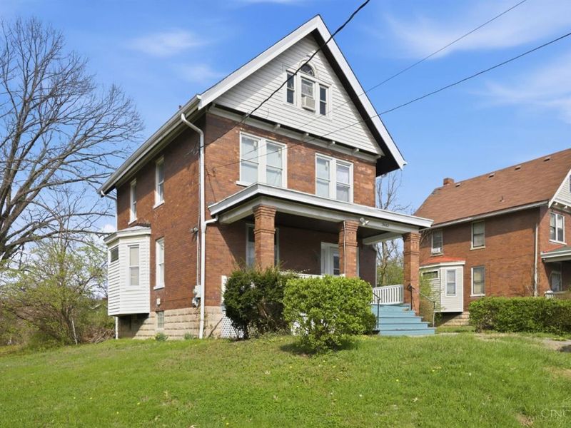 3443 Woodburn Avenue, Cincinnati, OH 45207 Photo 3