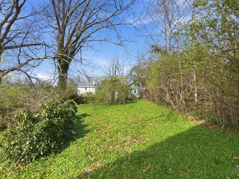 3443 Woodburn Avenue, Cincinnati, OH 45207 Photo 9