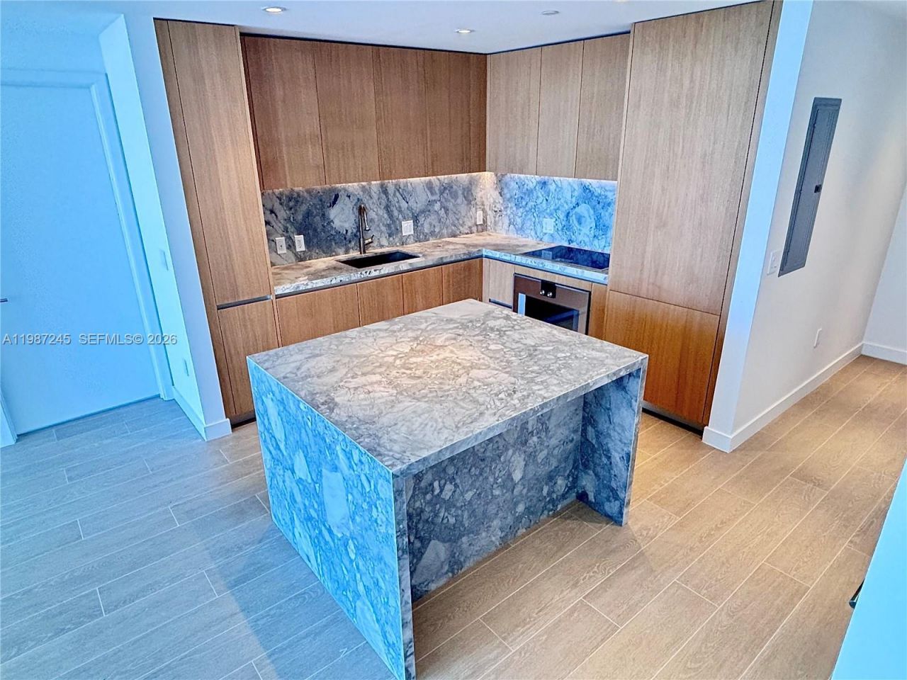 500 Alton Rd , Unit 2402, Miami Beach, FL 33139 Photo