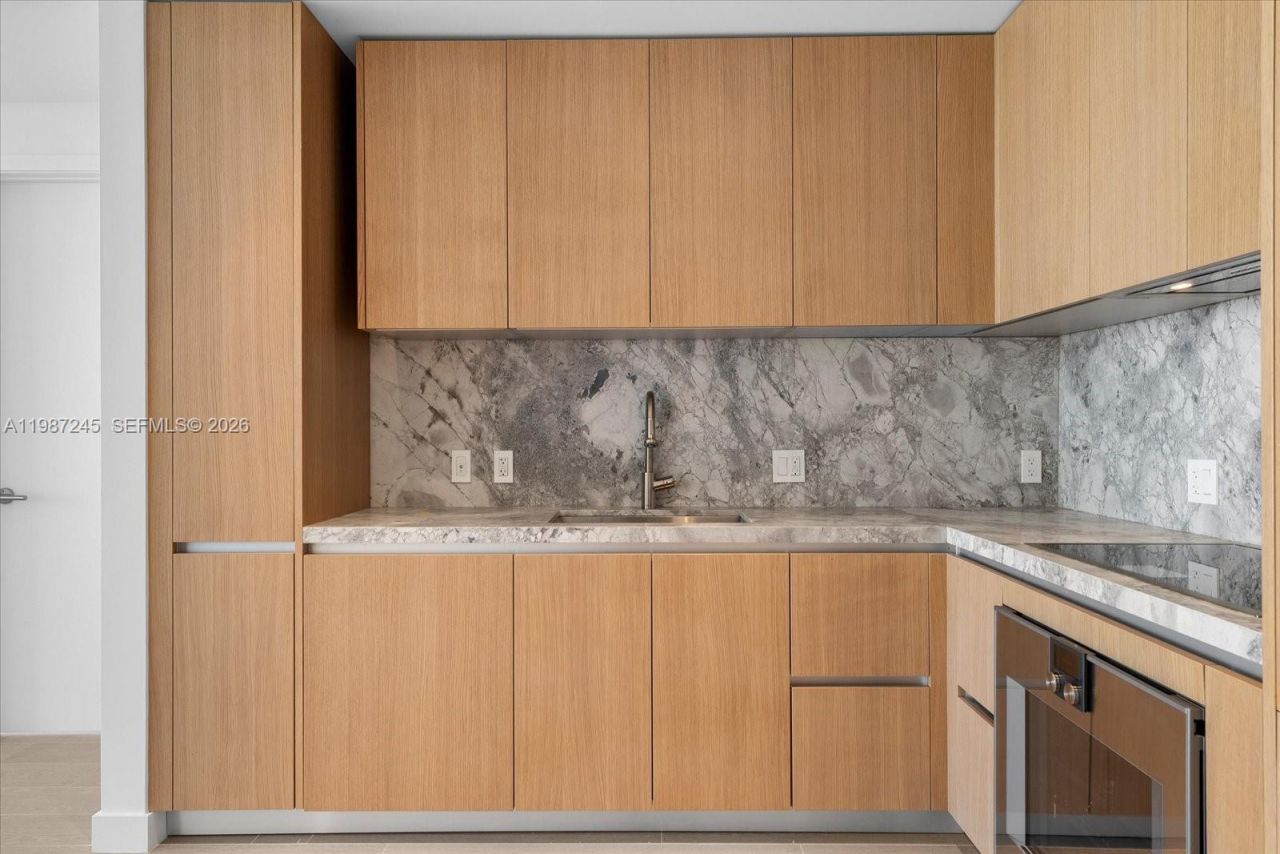 500 Alton Rd , Unit 2402, Miami Beach, FL 33139 Photo