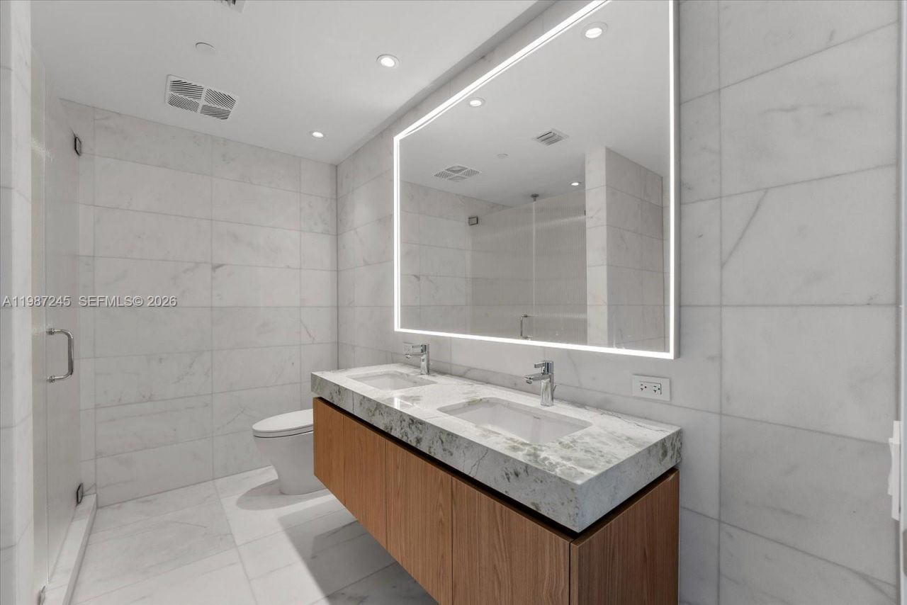 500 Alton Rd , Unit 2402, Miami Beach, FL 33139 Photo