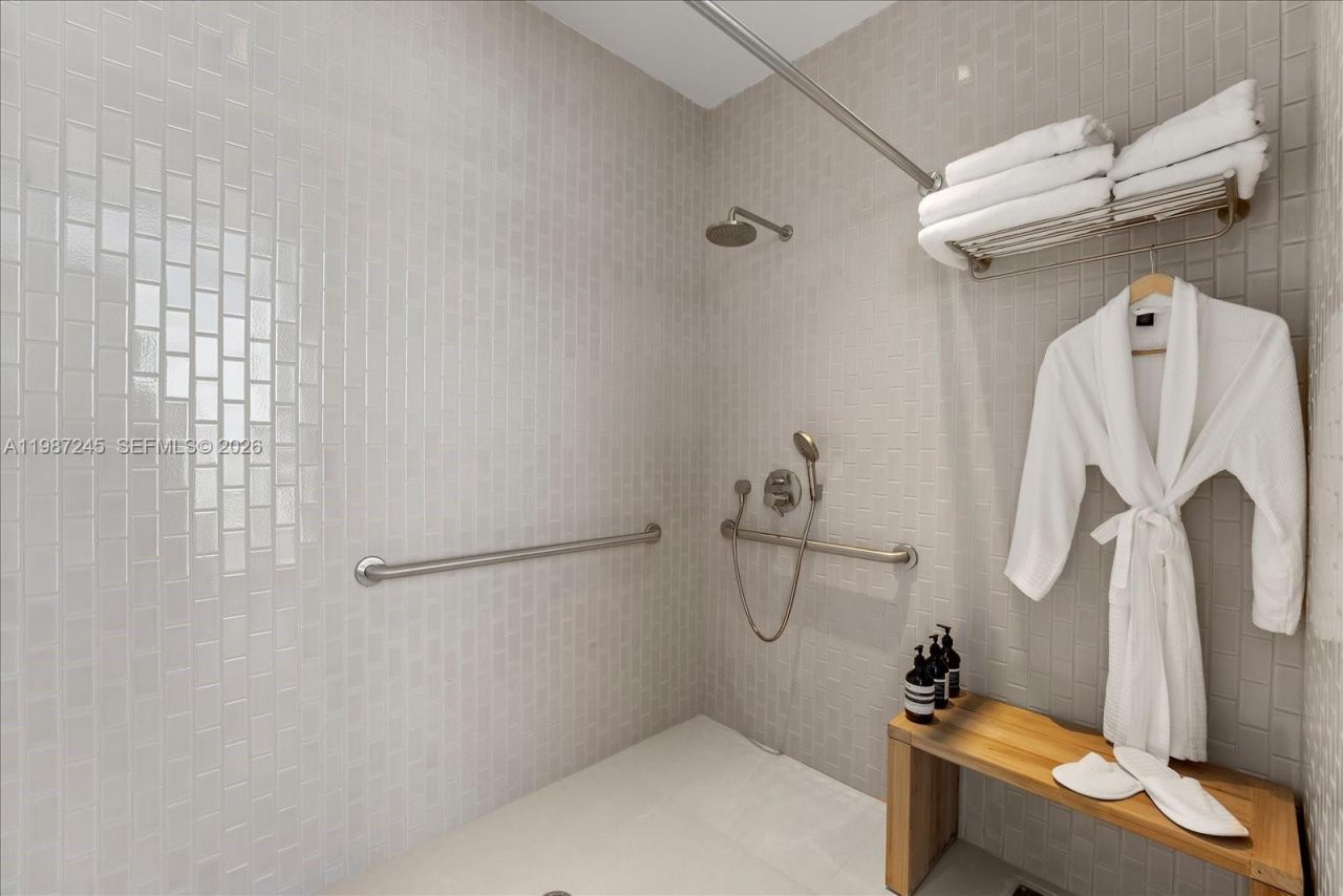 500 Alton Rd , Unit 2402, Miami Beach, FL 33139 Photo