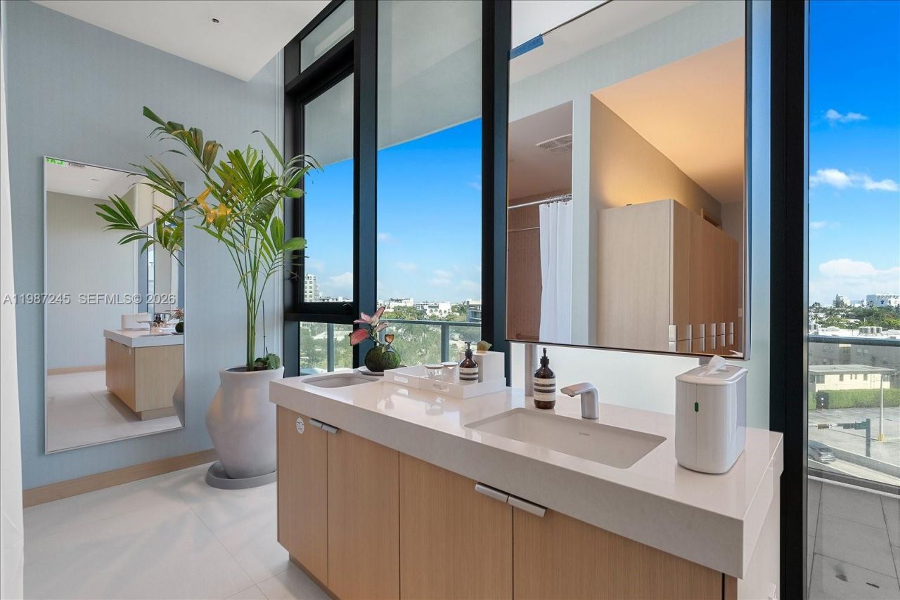 500 Alton Rd , Unit 2402, Miami Beach, FL 33139 Photo