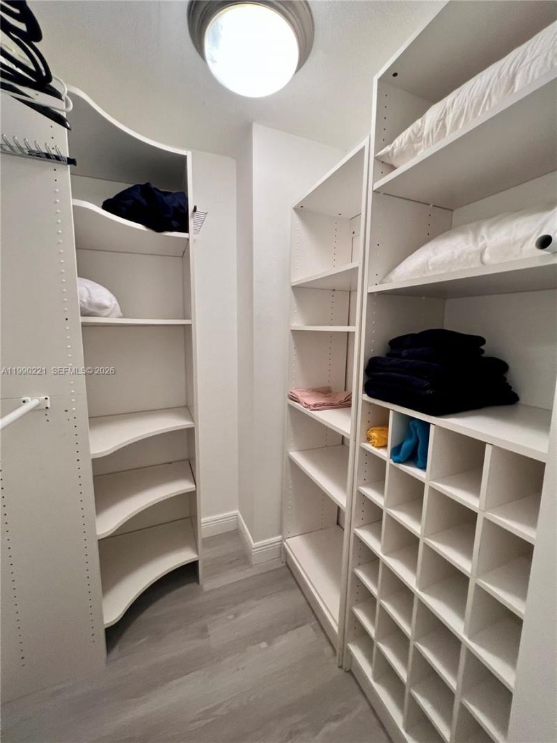 8233 Harding Ave , Unit 204, Miami Beach, FL 33141 Photo