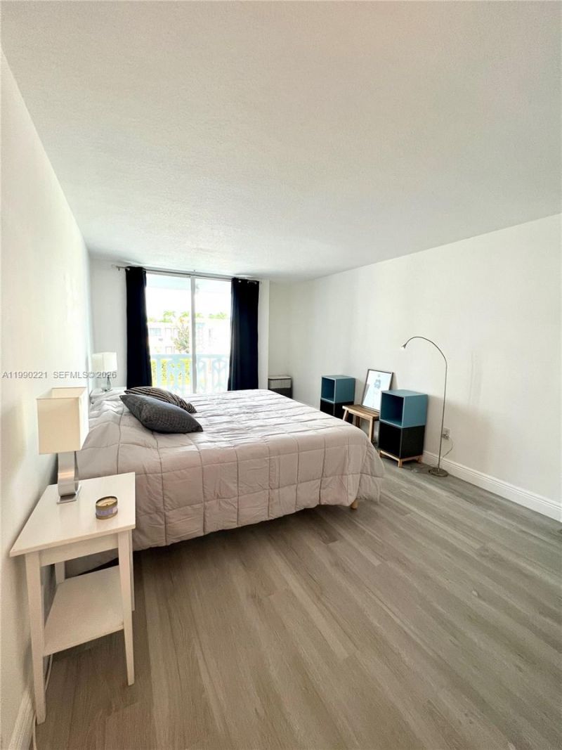 8233 Harding Ave , Unit 204, Miami Beach, FL 33141 Photo