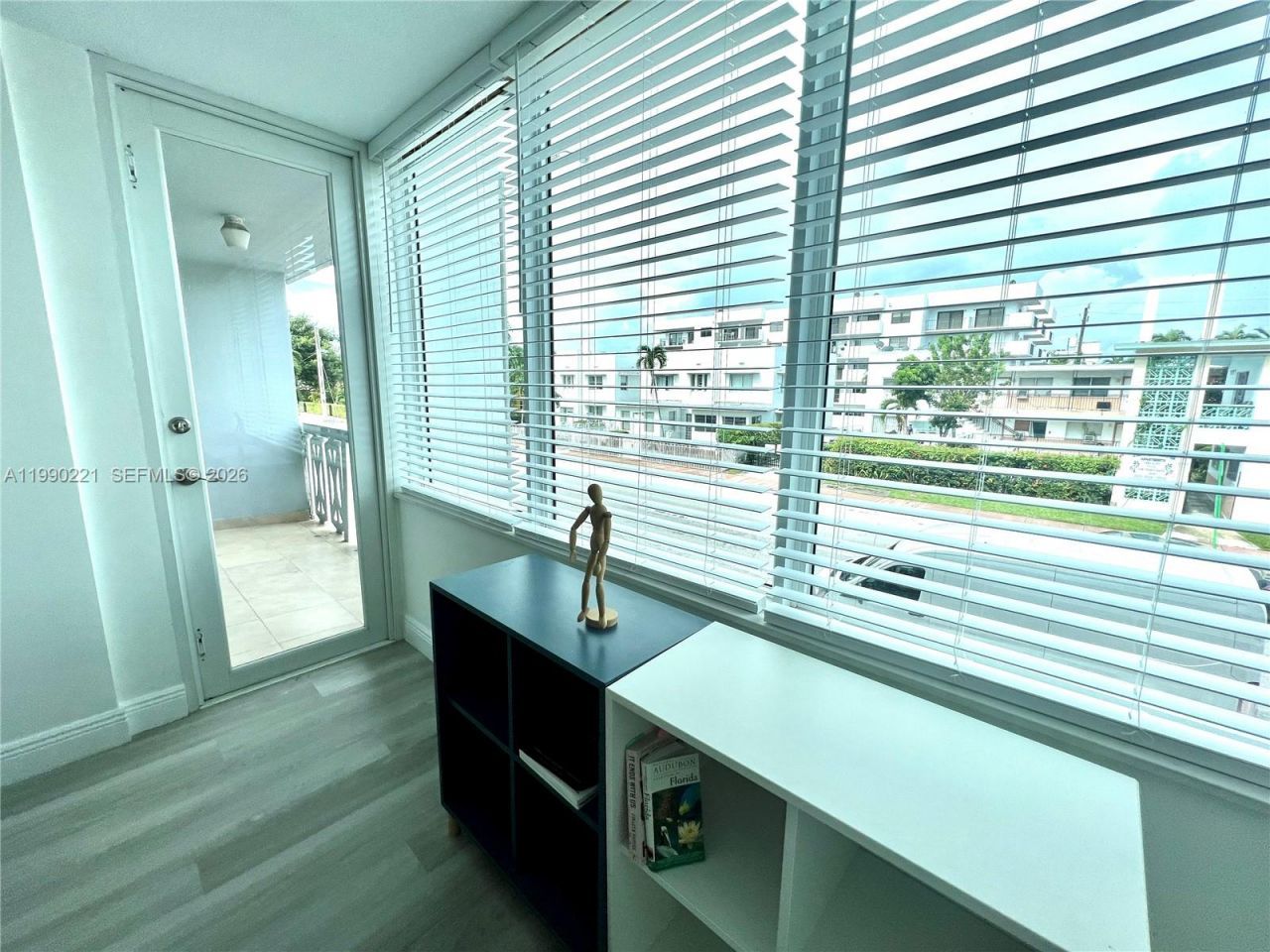 8233 Harding Ave , Unit 204, Miami Beach, FL 33141 Photo