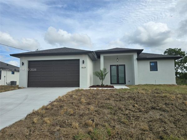 4624 Connie Ave N , Lehigh Acres, FL 33971