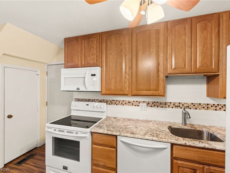 33803 Electric Boulevard, Unit A16, Avon Lake, OH 44012 Photo 14