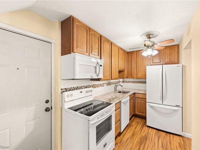 33803 Electric Boulevard, Unit A16, Avon Lake, OH 44012 Photo 15