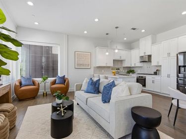 2450 N Garrett Avenue, Unit 18, Dallas, TX 75206