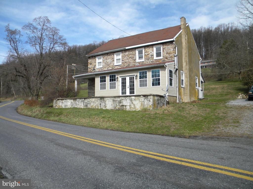 405 OYSTERDALE ROAD , BOYERTOWN, PA 19512
