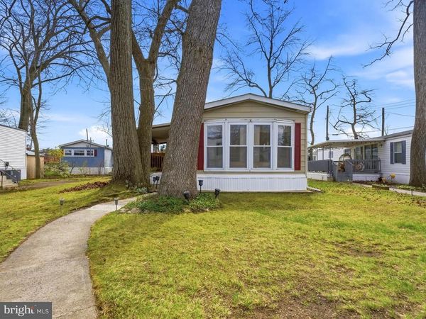 1 FOREST DRIVE, EAST WINDSOR, NJ 08520