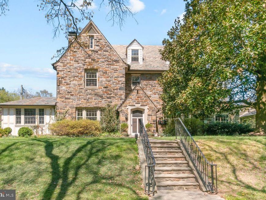 2 E Highfield Road, Baltimore, MD 21218 Main Photo