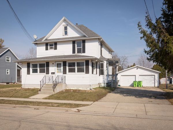 414 Grove St, Mayville, WI 53050