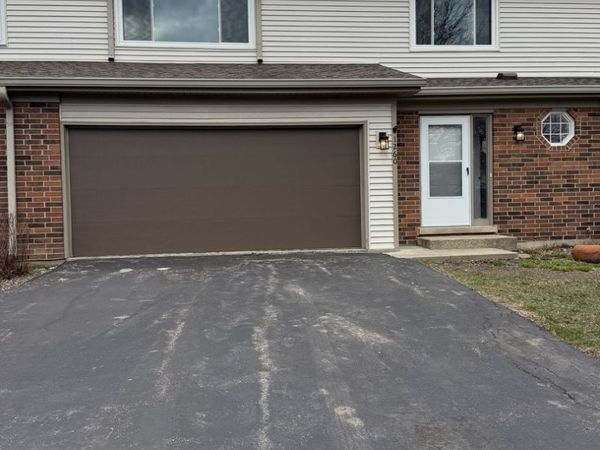 1260 Briarwood Lane, Unit 58, Libertyville, IL 60048