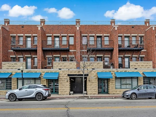 210 N Cass Avenue , Unit 6, Westmont, IL 60559