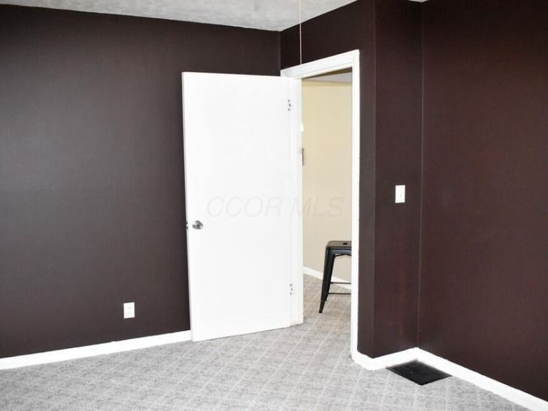 2873 Ontario Street, Columbus, OH 43224 Photo 13