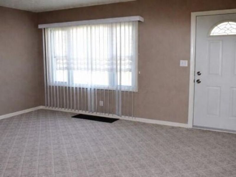 2873 Ontario Street, Columbus, OH 43224 Photo 5