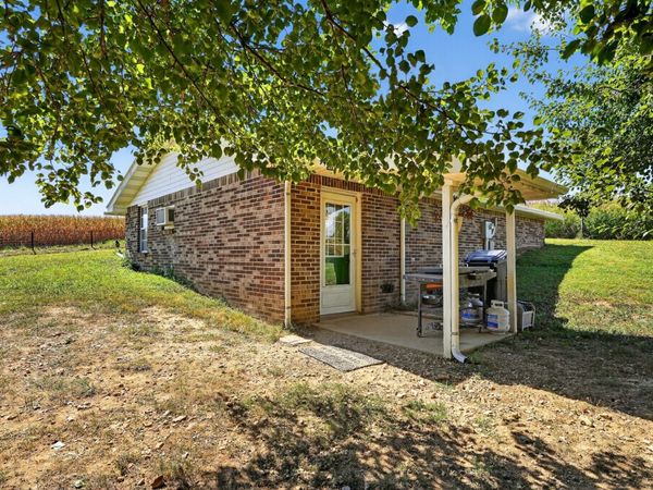 462 Owens Rd , Lafayette, TN 37083