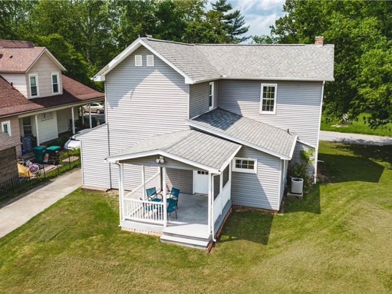 105 W 4 1/2 Street, Williamstown, WV 26187 Photo 3