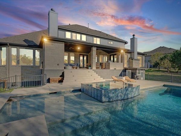 5240 Diamante DR, Spicewood, TX 78669