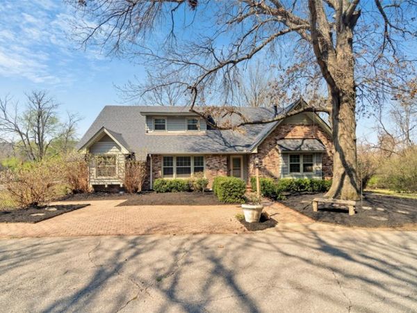 1205 N Crossover Road , Fayetteville, AR 72701