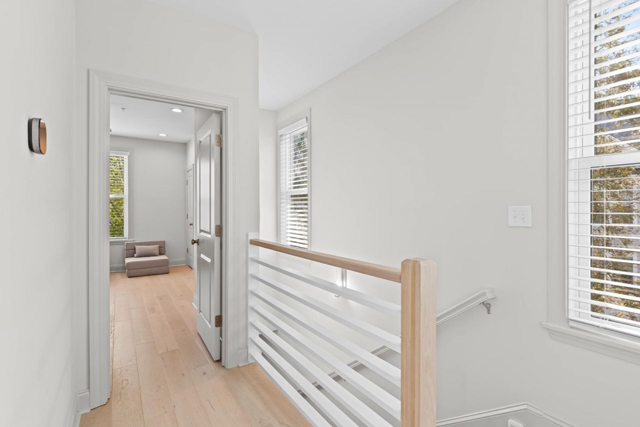 200 River Landing Drive Photo 14