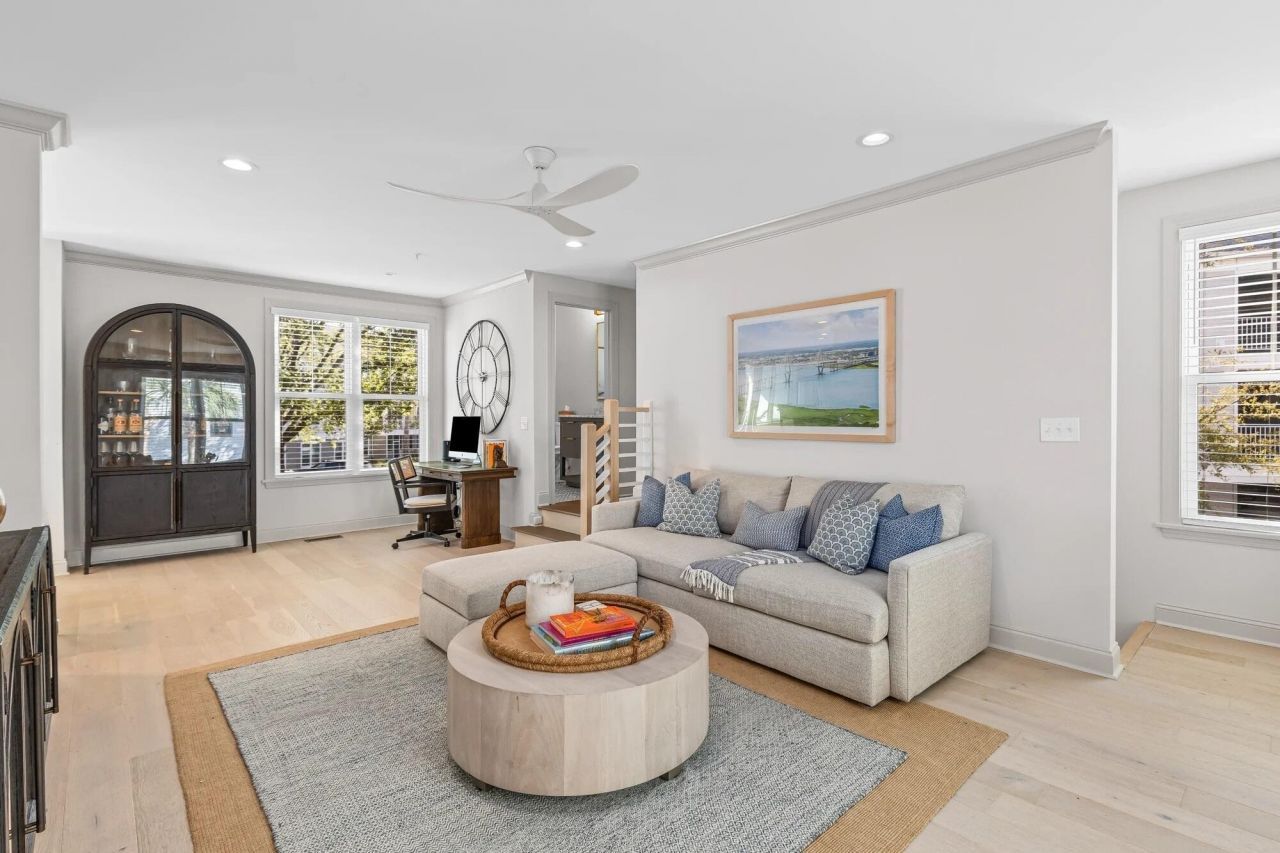 200 River Landing Drive Photo 5