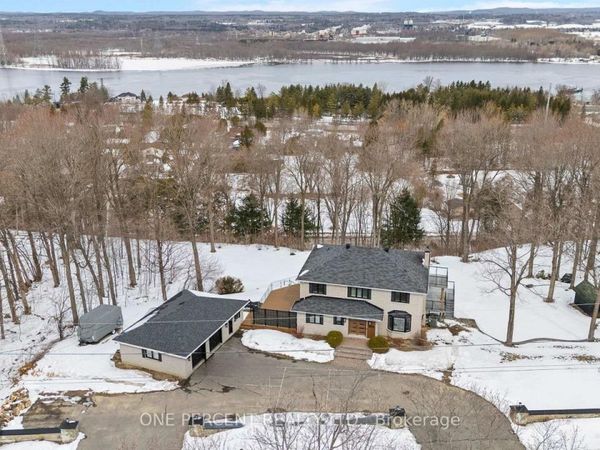 975 Fieldown Street, Ottawa, ON K4C1B9