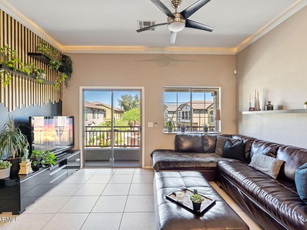 2725 E MINE CREEK Road, Unit 2056, Phoenix, AZ 85024