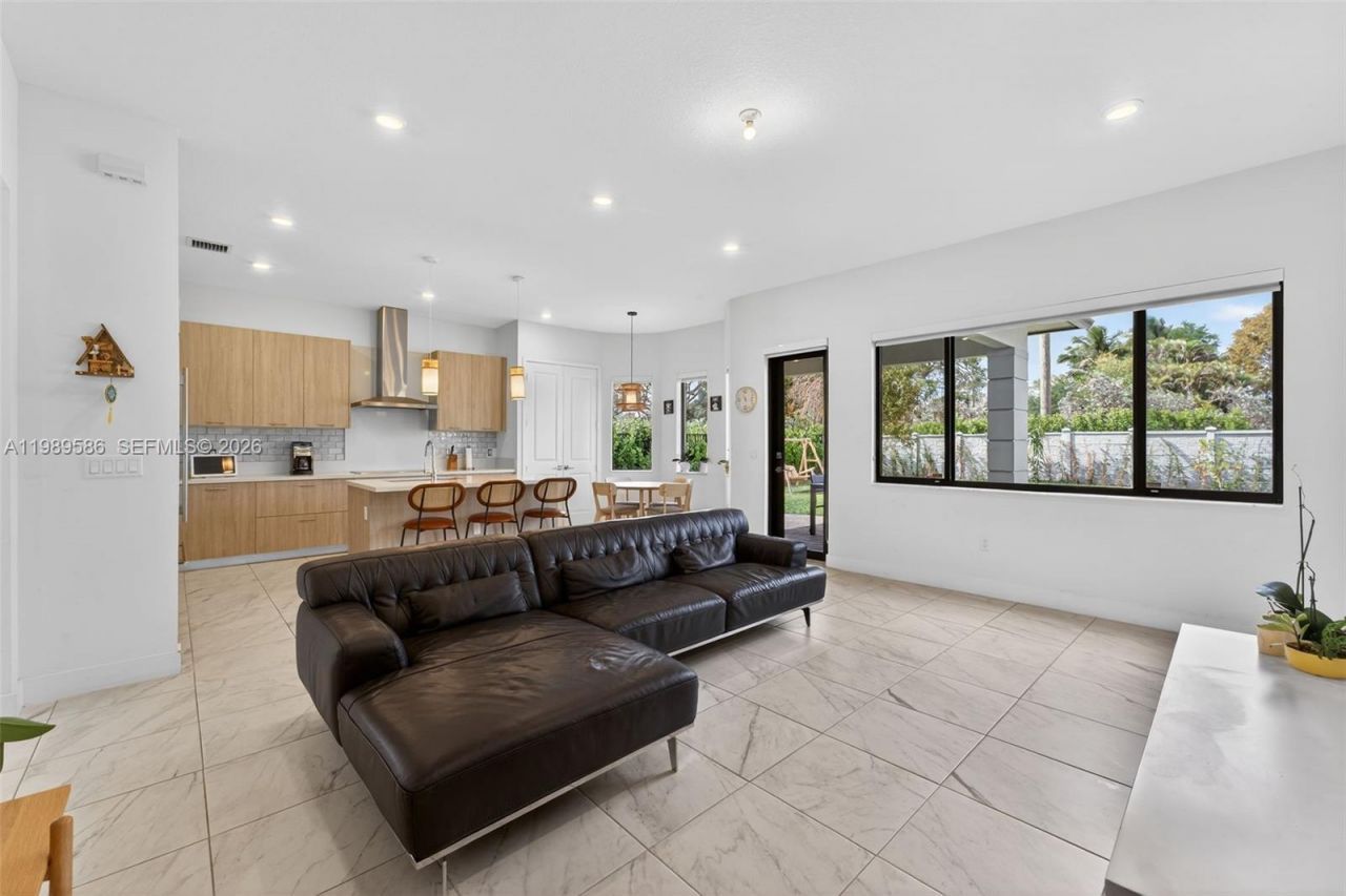 8267 SW 120th Ter , Miami, FL 33156 Photo