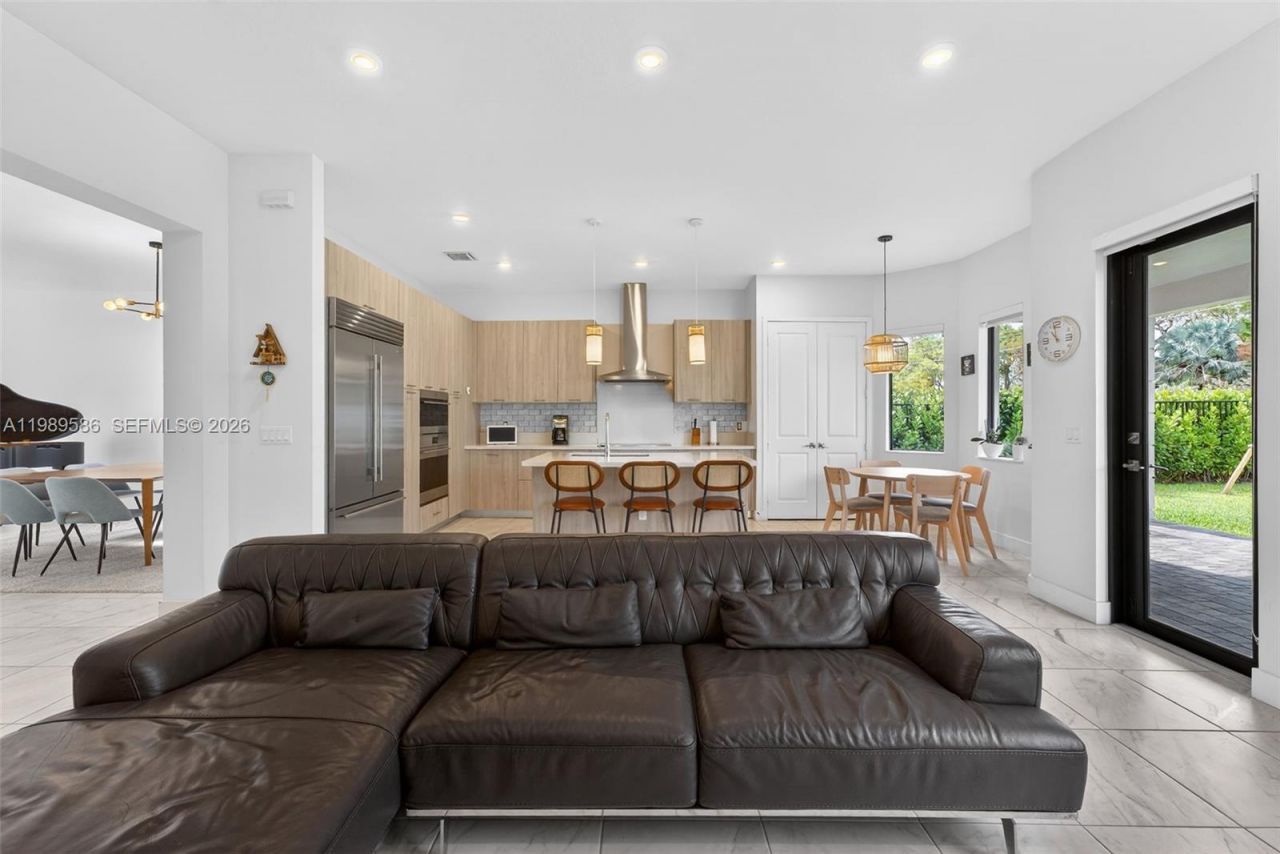 8267 SW 120th Ter , Miami, FL 33156 Photo