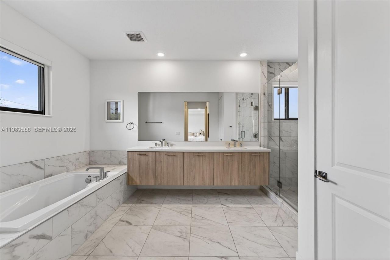 8267 SW 120th Ter , Miami, FL 33156 Photo