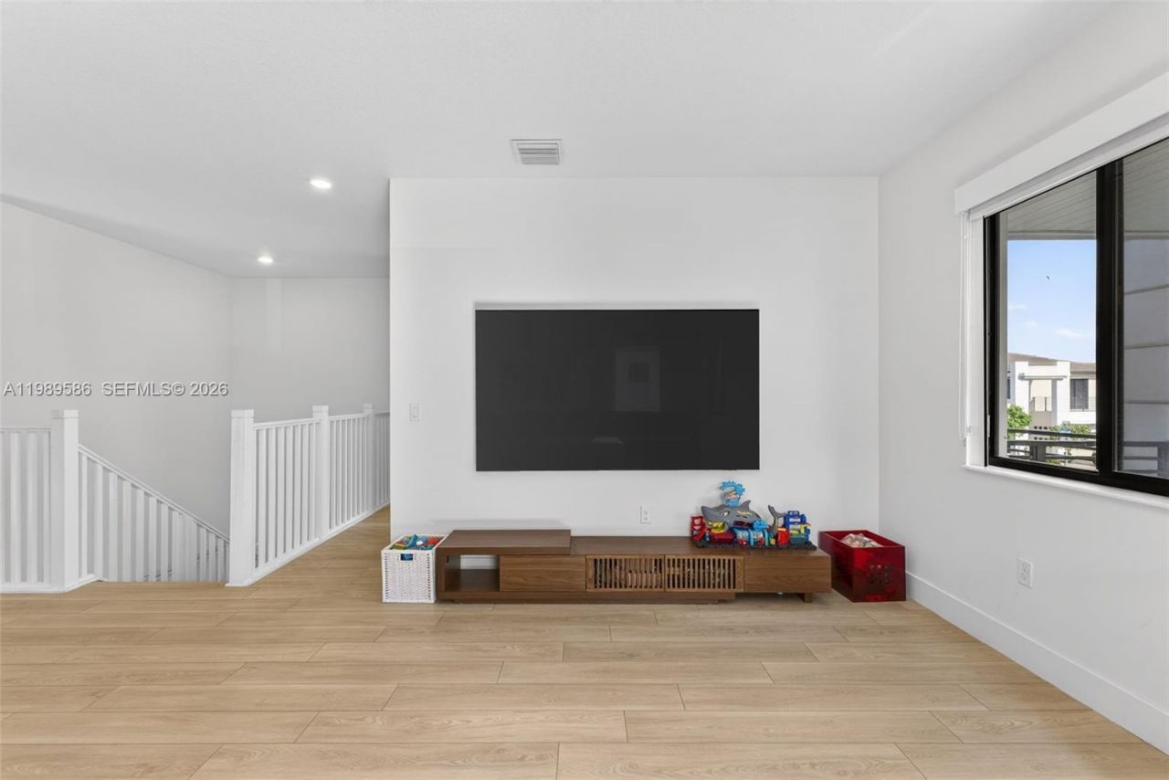 8267 SW 120th Ter , Miami, FL 33156 Photo