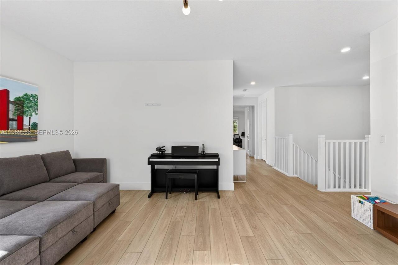 8267 SW 120th Ter , Miami, FL 33156 Photo