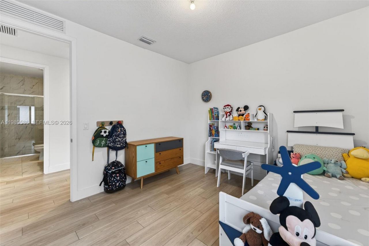 8267 SW 120th Ter , Miami, FL 33156 Photo