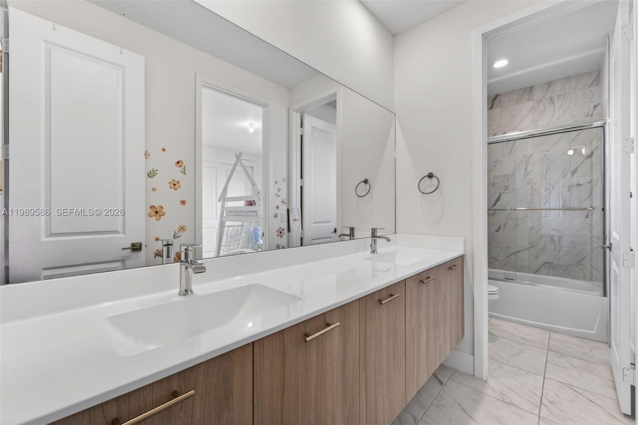 8267 SW 120th Ter , Miami, FL 33156 Photo