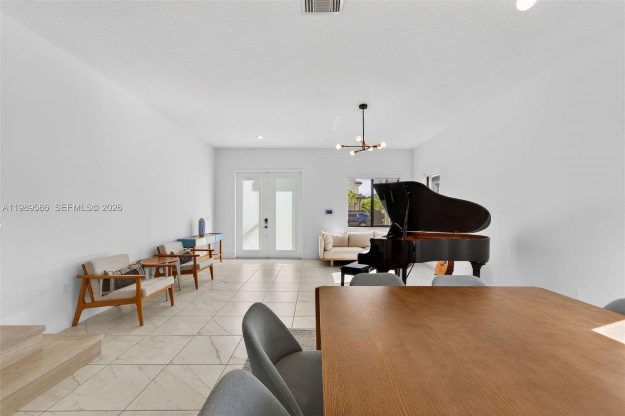 8267 SW 120th Ter , Miami, FL 33156 Photo