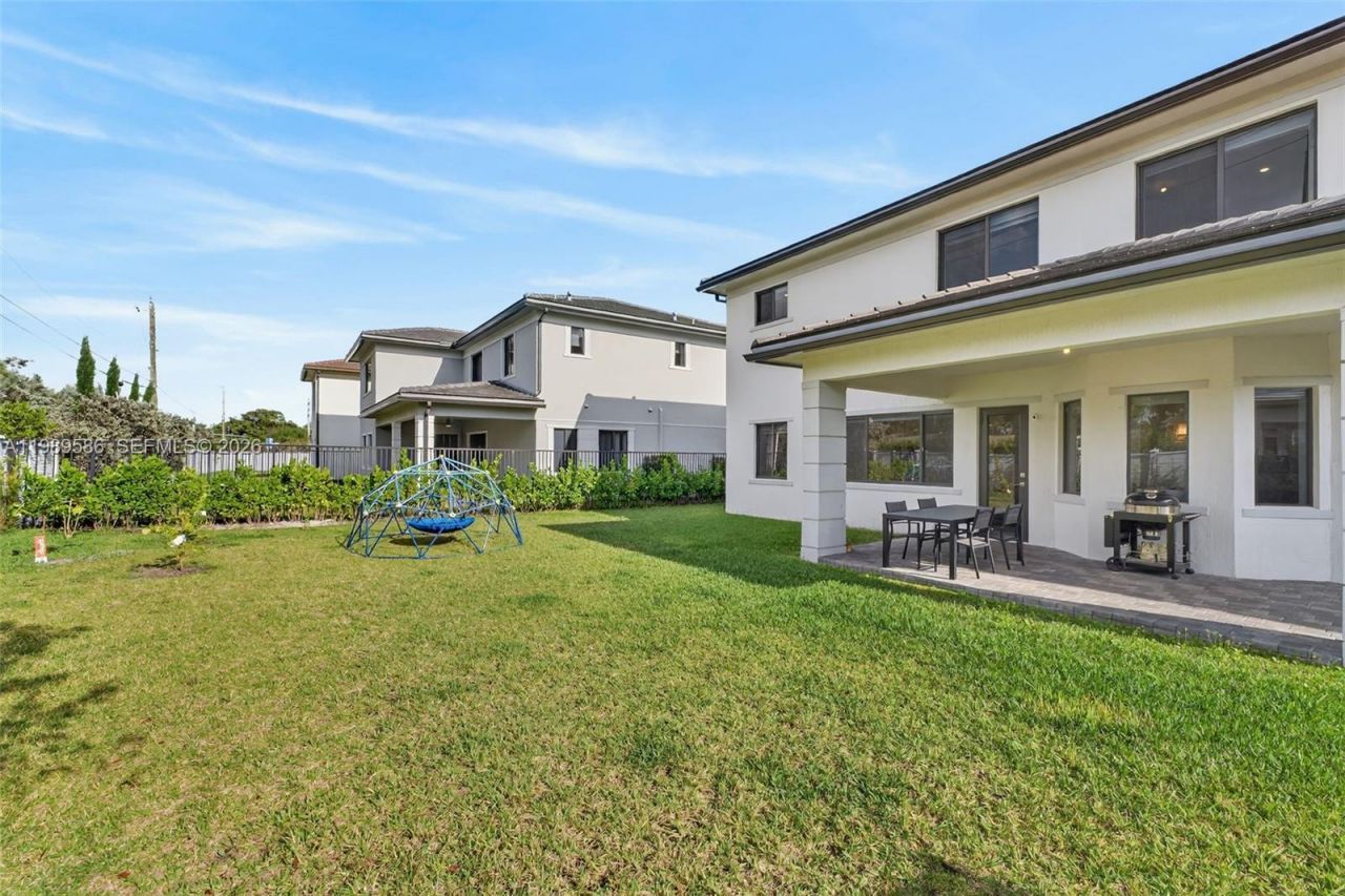 8267 SW 120th Ter , Miami, FL 33156 Photo