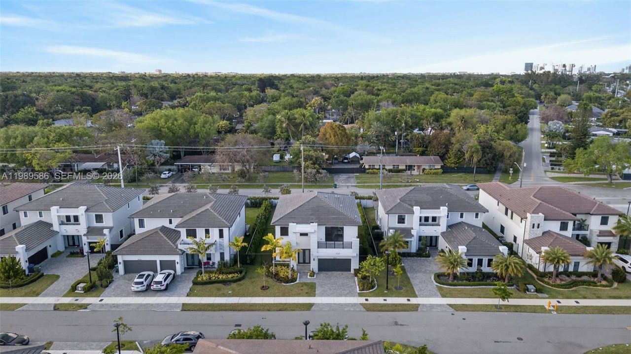 8267 SW 120th Ter , Miami, FL 33156 Photo