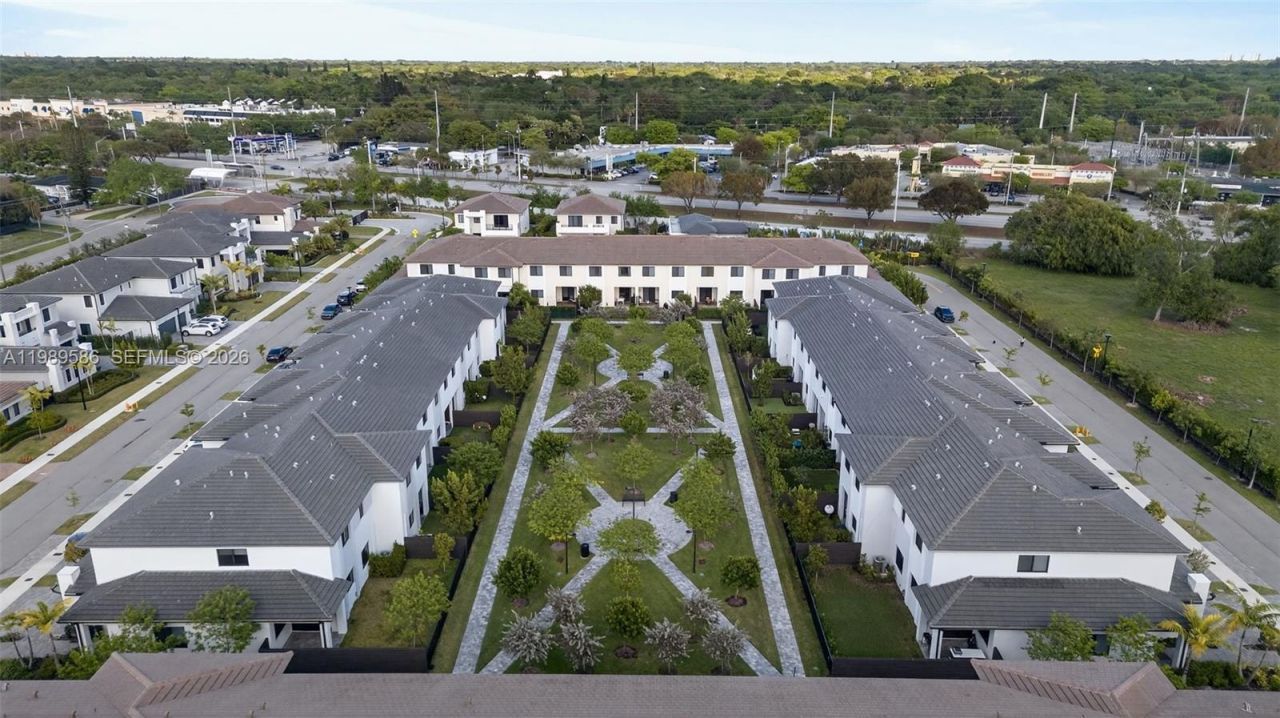 8267 SW 120th Ter , Miami, FL 33156 Photo