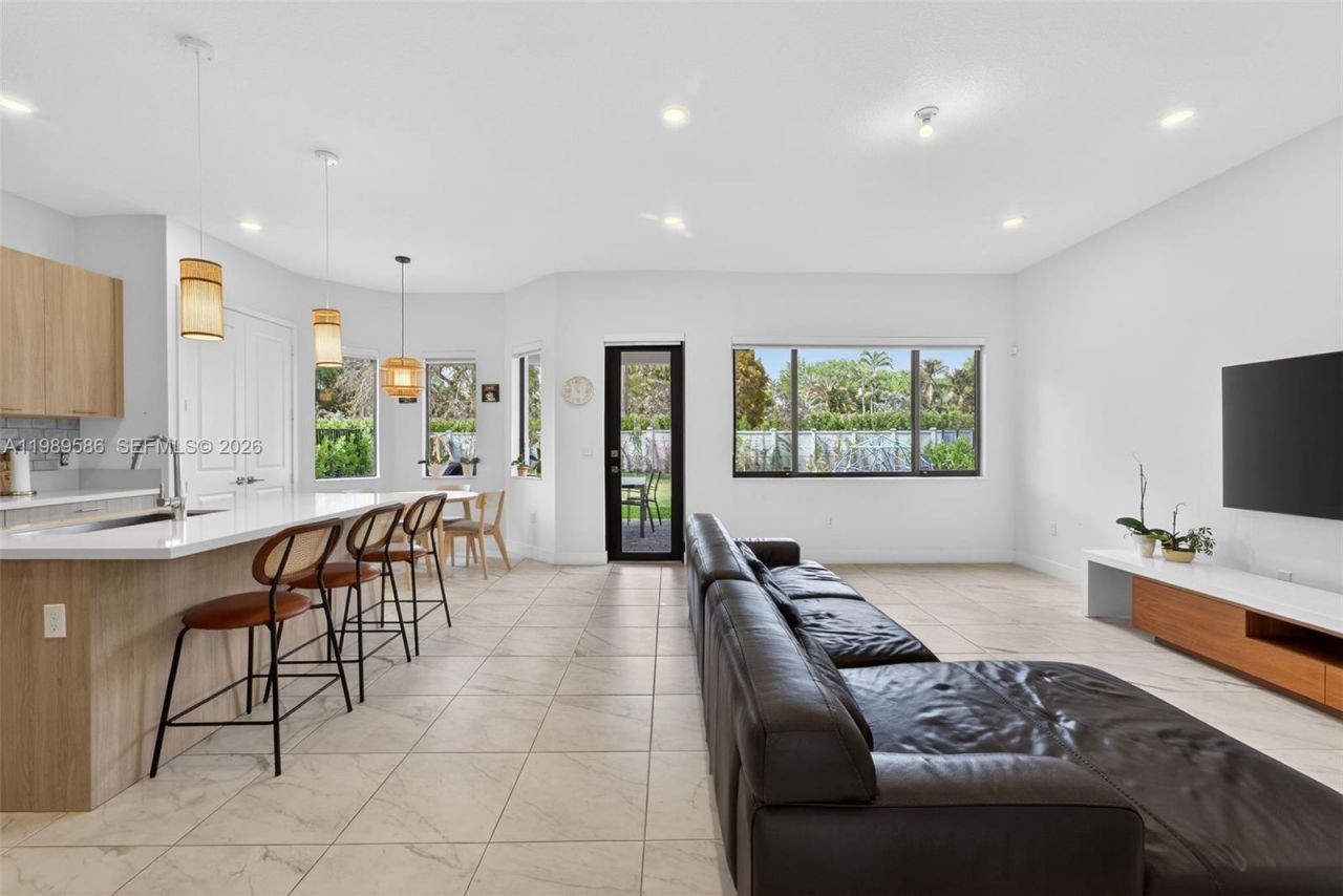 8267 SW 120th Ter , Miami, FL 33156 Photo