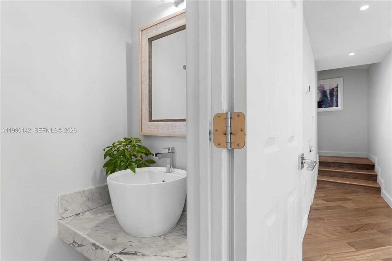 927 Euclid Ave, Unit 2, Miami Beach, FL 33139 Photo