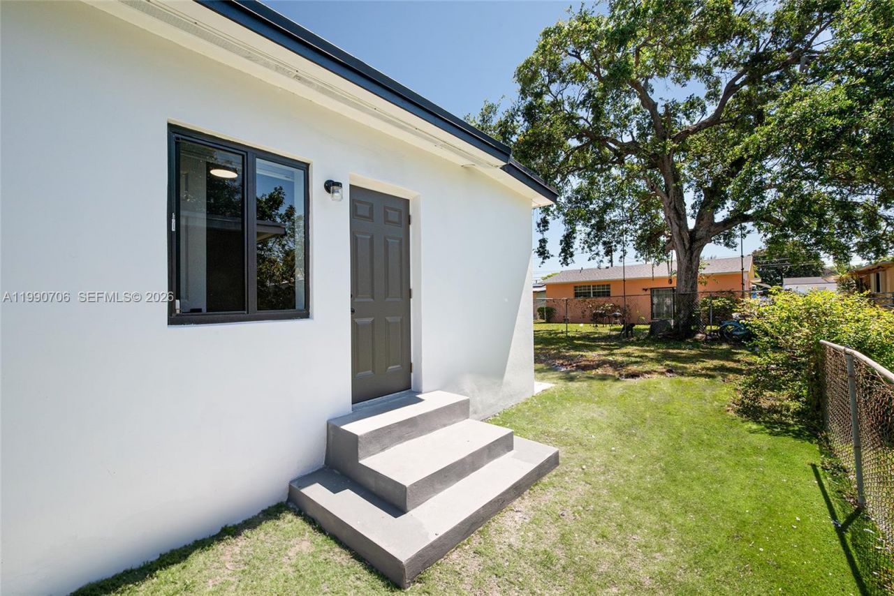 1470 NW 51st Ter, Miami, FL 33142 Photo