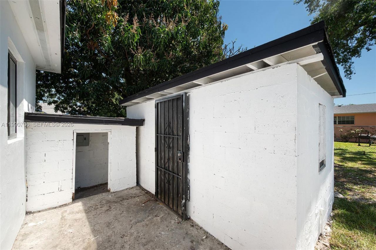 1470 NW 51st Ter, Miami, FL 33142 Photo