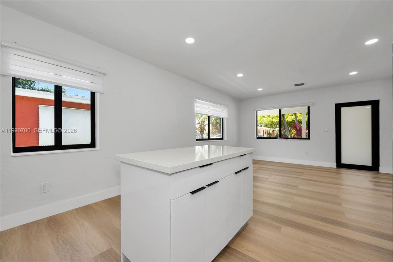 1470 NW 51st Ter, Miami, FL 33142 Photo