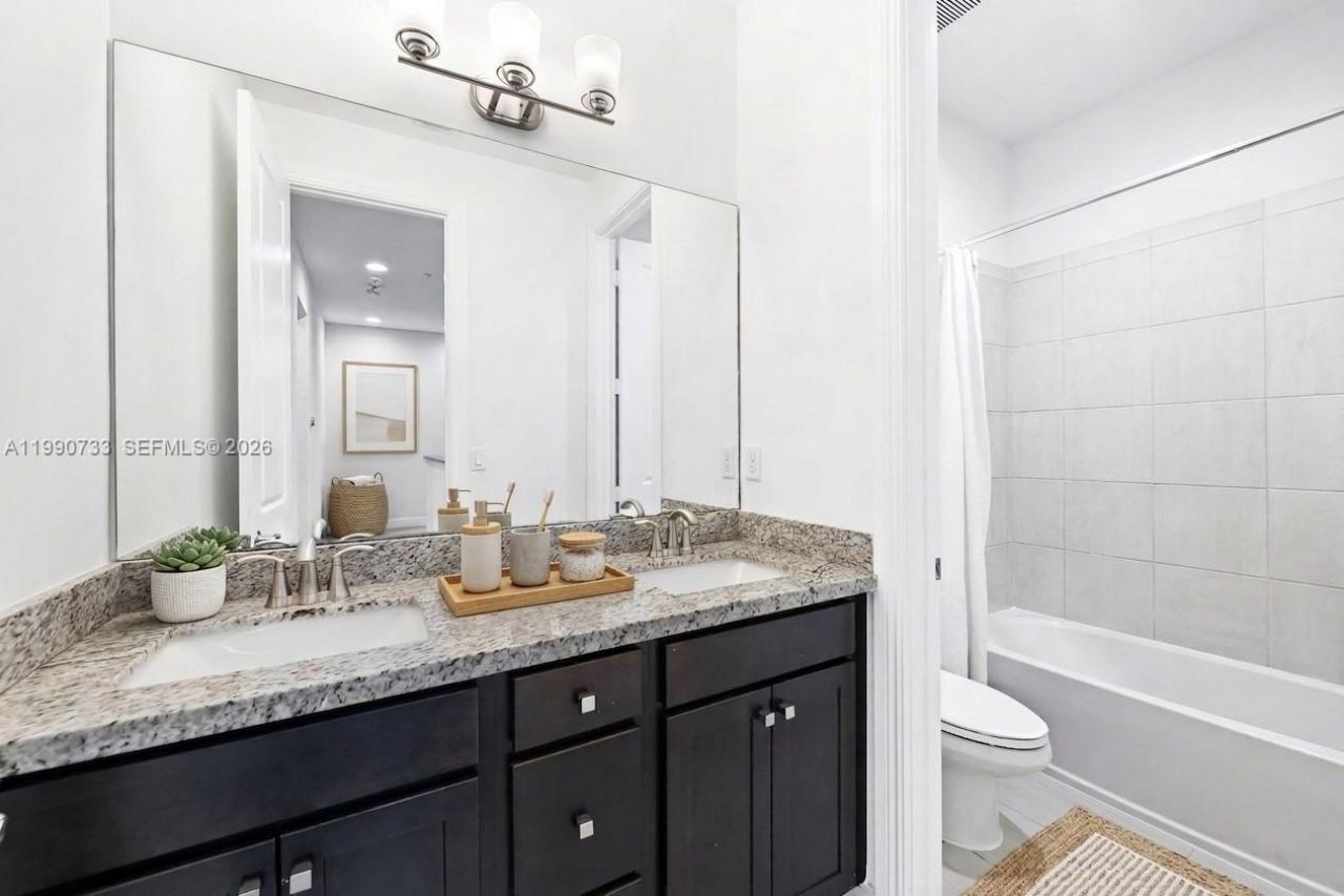 11724 SW 13th Ln , Pembroke Pines, FL 33025 Photo